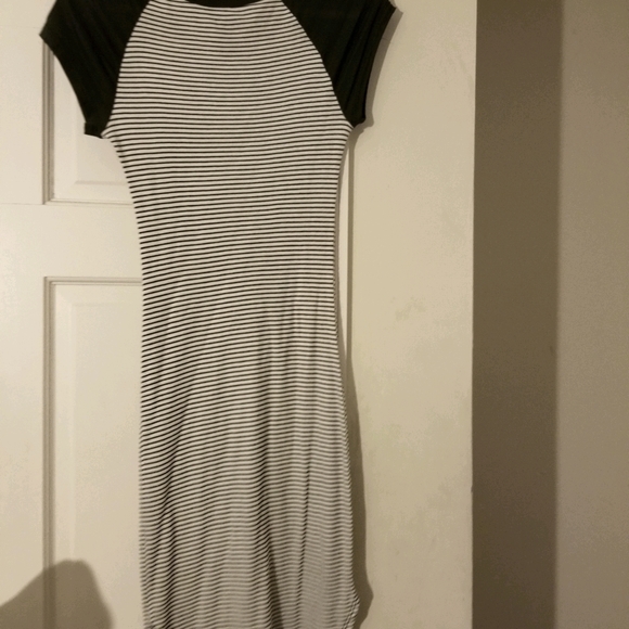 Snug baseball style dress - Picture 2 of 3